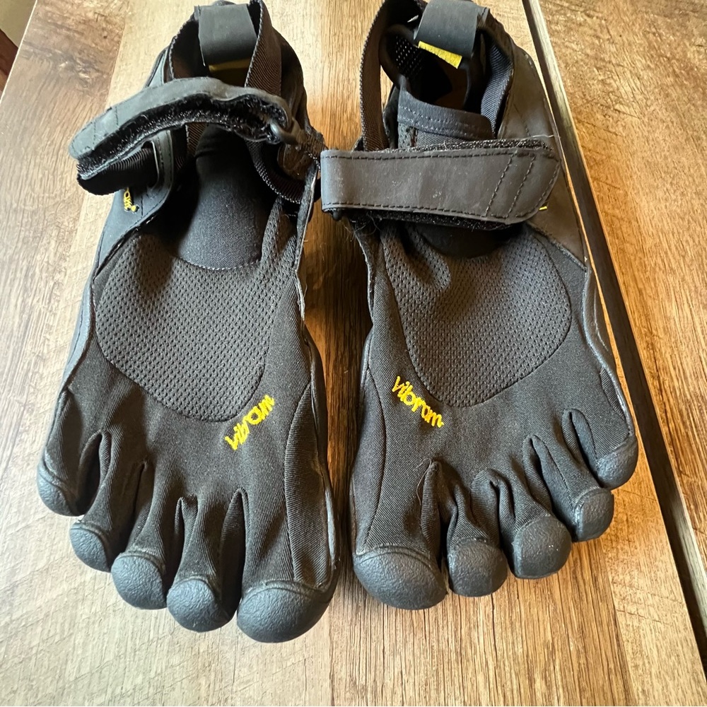 Vibram Black FiveFingers Shoes KSO New